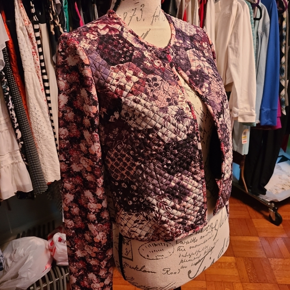 Cropped lightly quilt jacket hp🔥🔥 - Picture 2 of 4